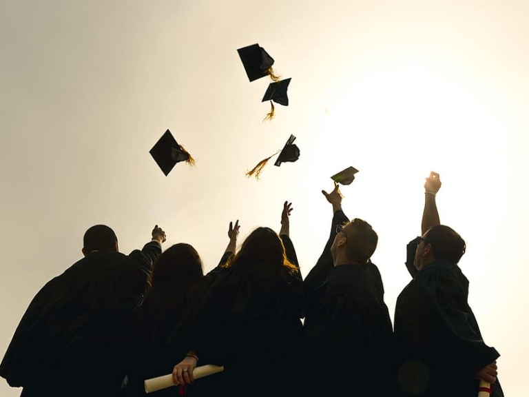 7 Acara Sekolah yang Pasti Butuh Souvenir: Dari Wisuda hingga Perpisahan