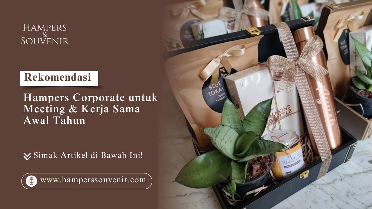 Sebuah kotak hitam eksklusif berisi tumbler rose gold, kopi, dan tanaman hijau sebagai visual rekomendasi hampers corporate untuk meeting & kerja sama awal tahun