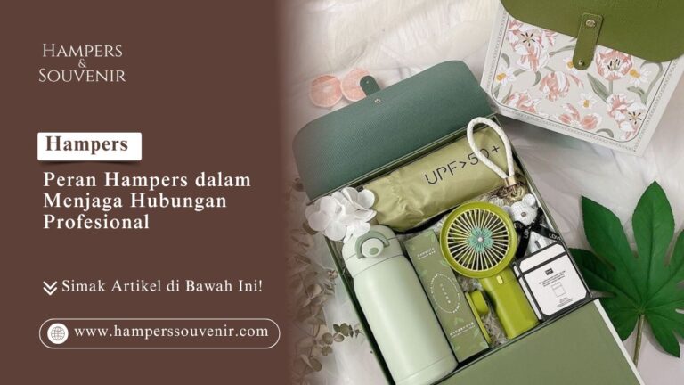 Pilihan produk dari paket Peran Hampers dalam Menjaga Hubungan Profesional berisi tumbler hijau dan kipas portable